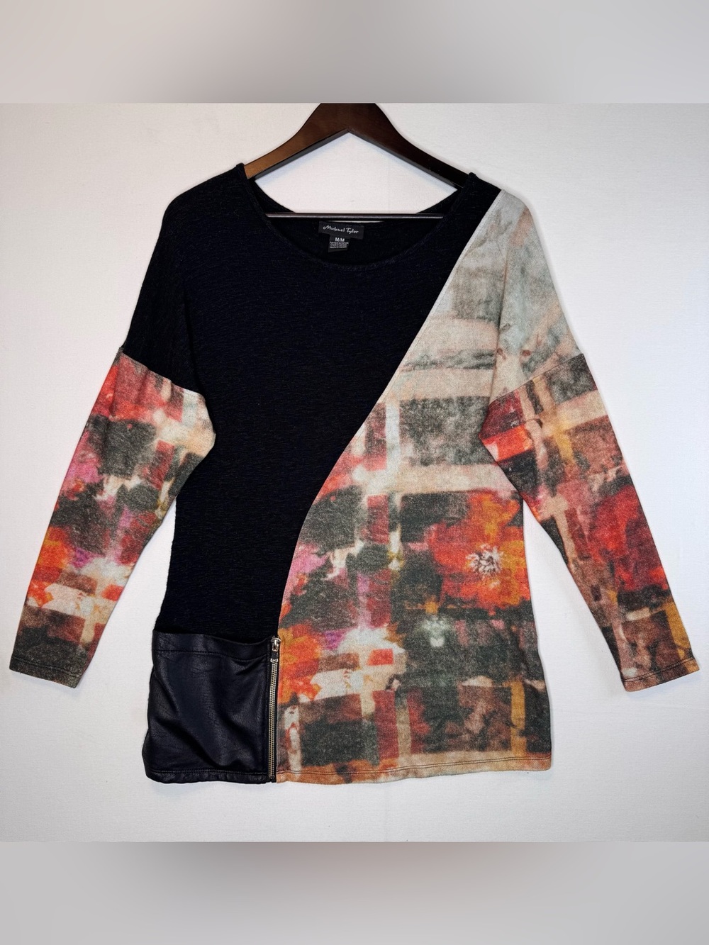 Michael Tyler Knit Tunic Top size medium black zip pocket Artsy Abstract Classic